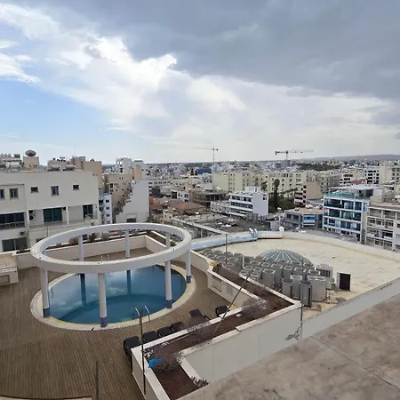 Sea View Finikoudes 아파트