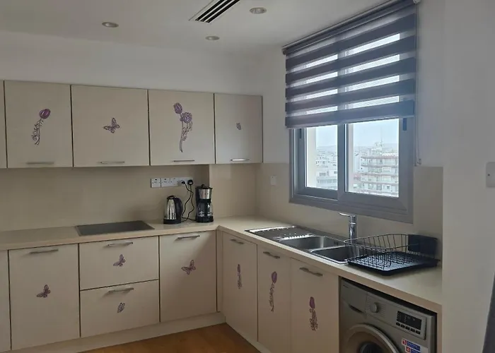 Sea View Finikoudes 아파트