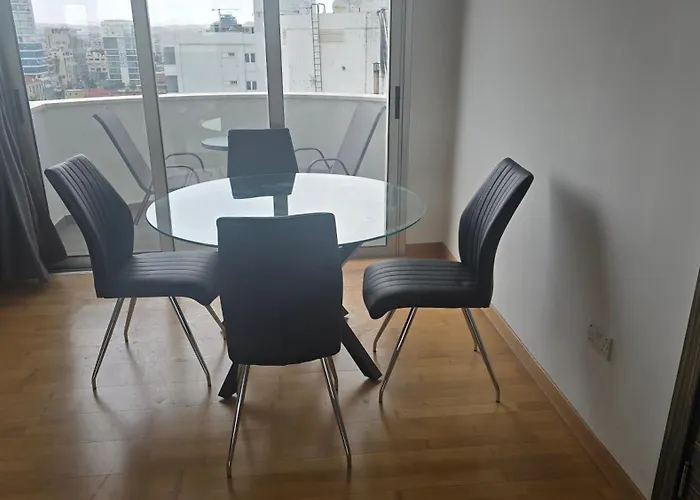 Sea View Finikoudes Appartement *